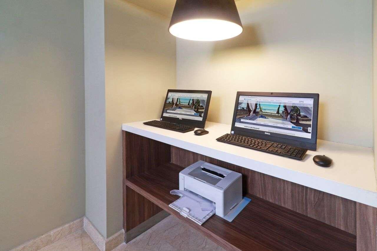 Wyndham Garden Monterrey Valle Real Ngoại thất bức ảnh