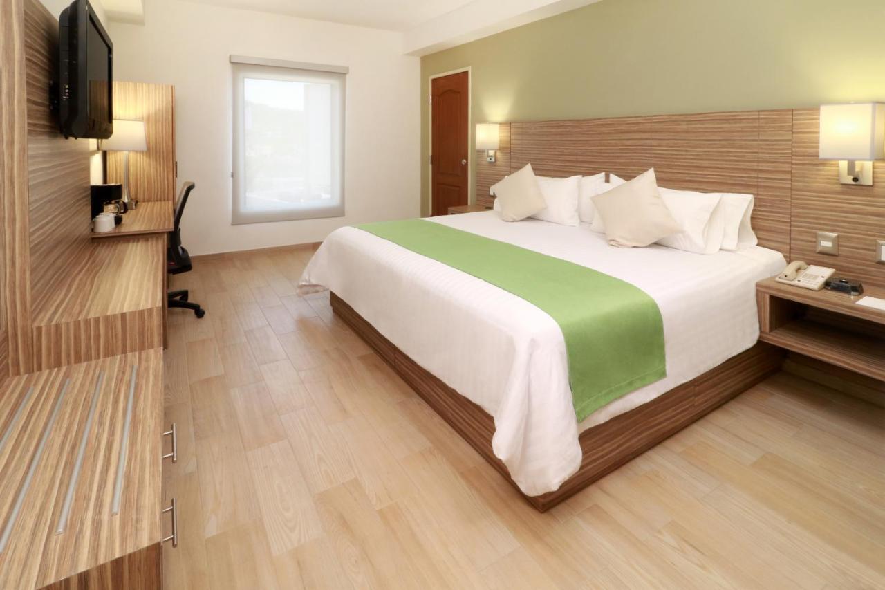 Wyndham Garden Monterrey Valle Real Ngoại thất bức ảnh