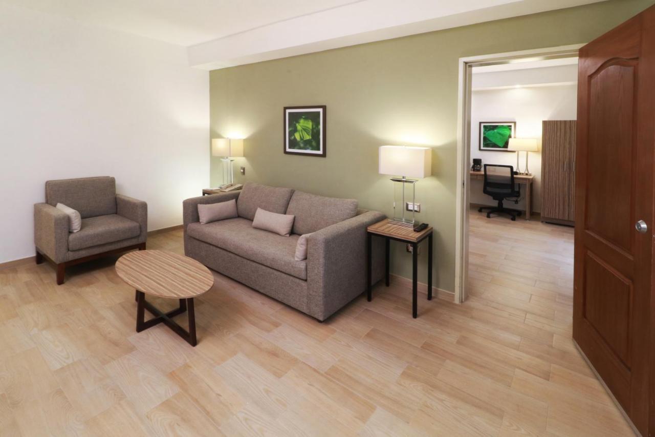 Wyndham Garden Monterrey Valle Real Ngoại thất bức ảnh