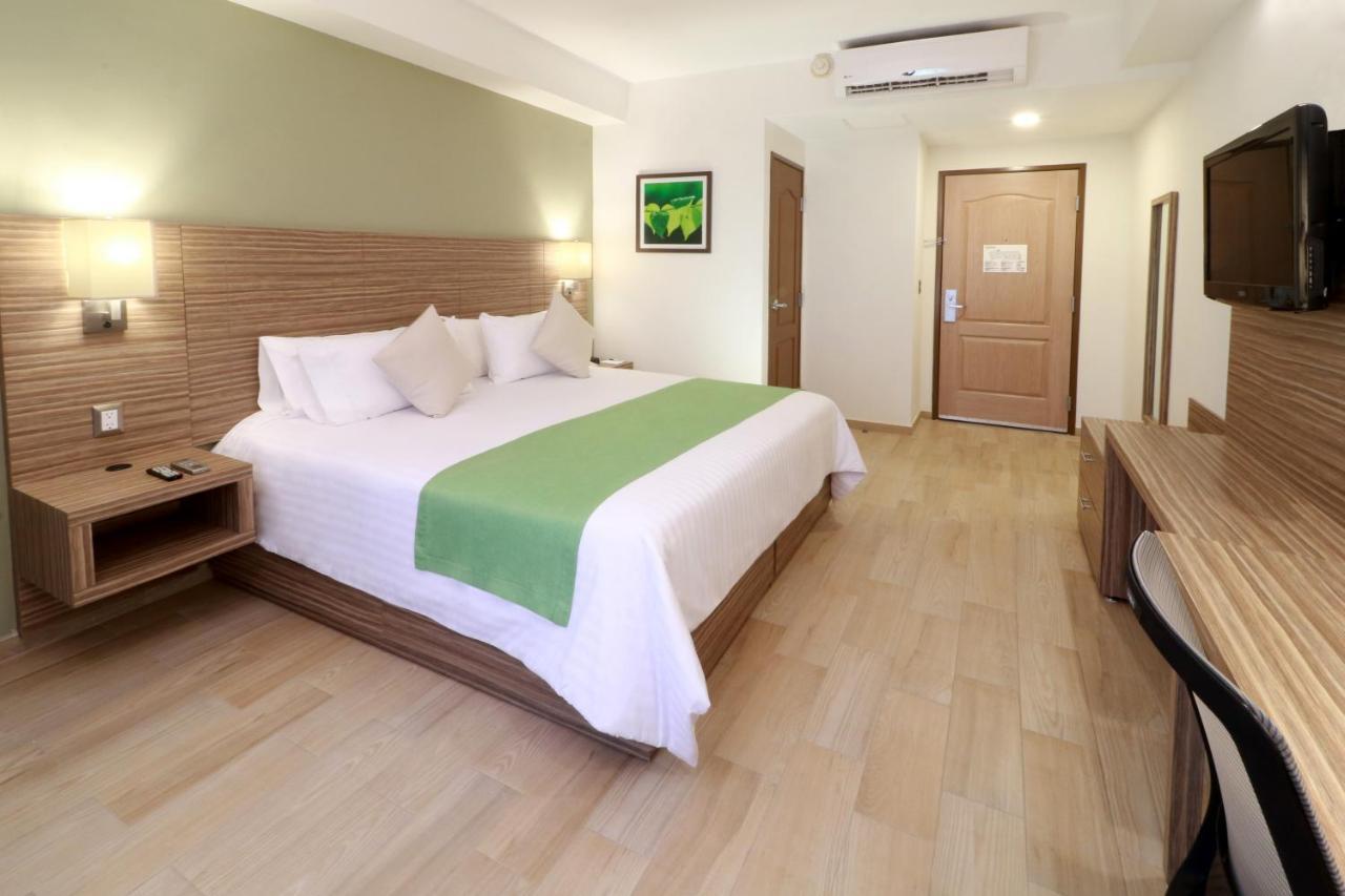 Wyndham Garden Monterrey Valle Real Ngoại thất bức ảnh