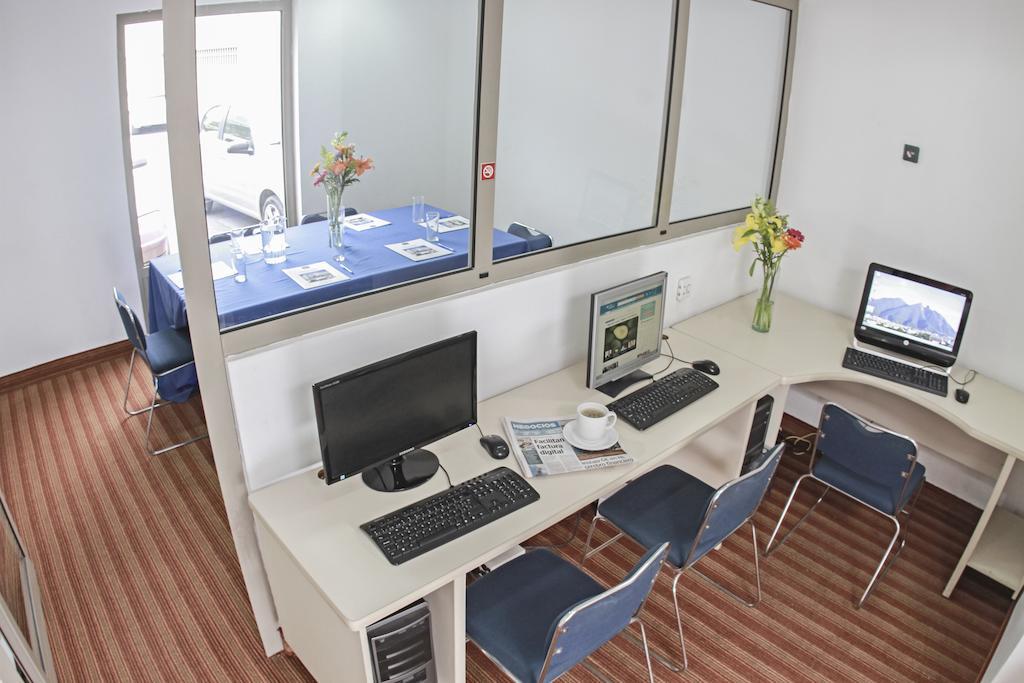 Wyndham Garden Monterrey Valle Real Kinh doanh bức ảnh