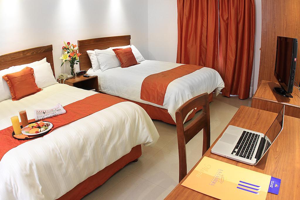 Wyndham Garden Monterrey Valle Real Phòng bức ảnh