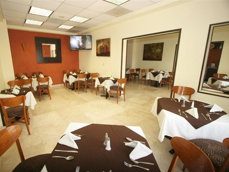 Wyndham Garden Monterrey Valle Real Ngoại thất bức ảnh