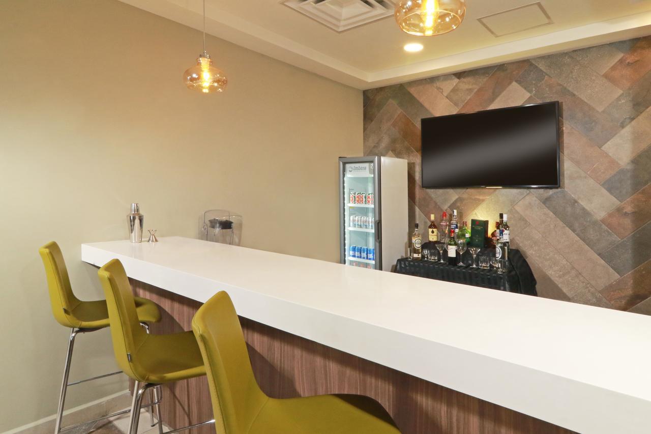 Wyndham Garden Monterrey Valle Real Ngoại thất bức ảnh