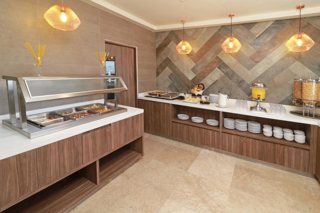 Wyndham Garden Monterrey Valle Real Ngoại thất bức ảnh