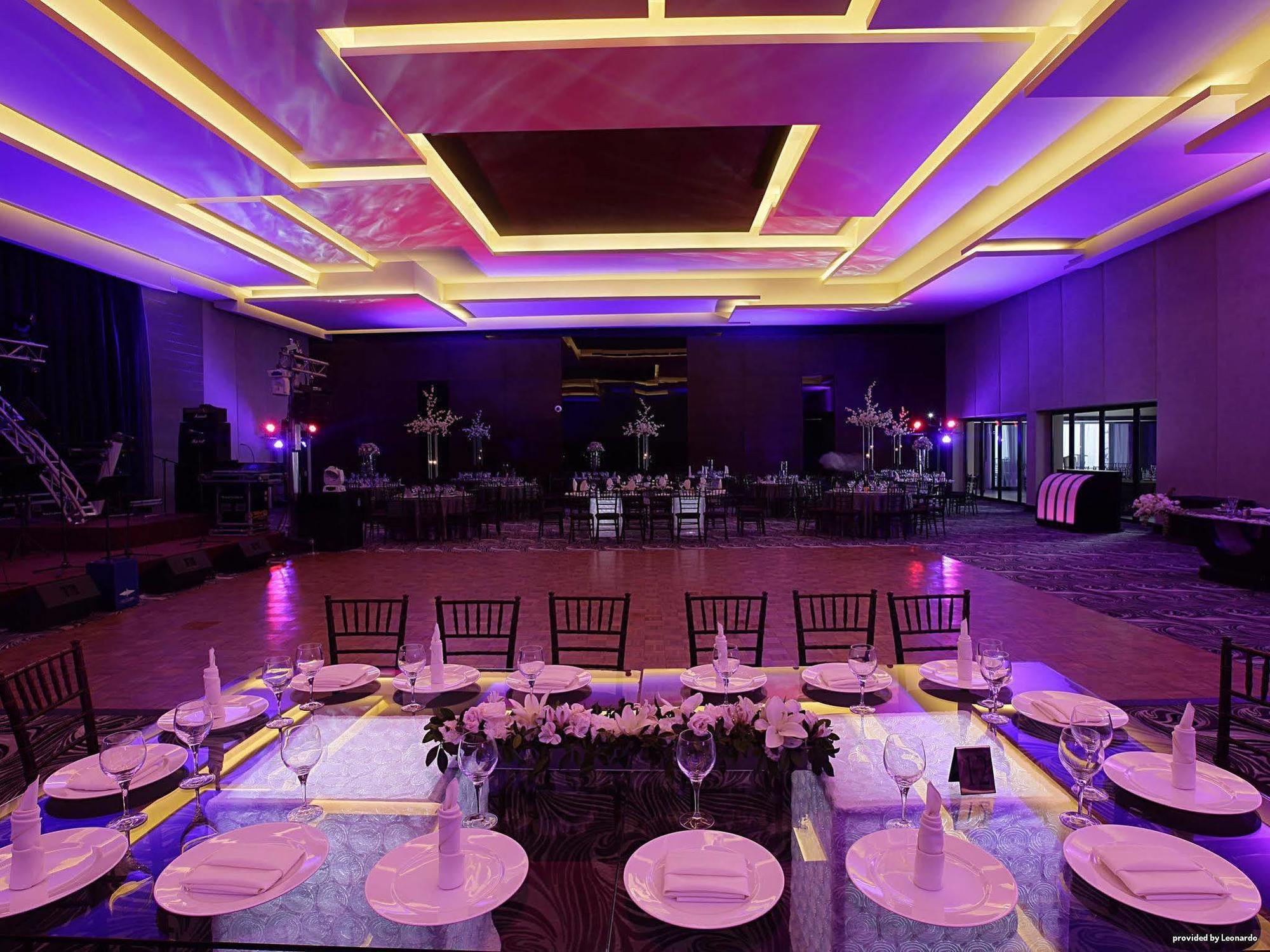 Wyndham Garden Monterrey Valle Real Ngoại thất bức ảnh